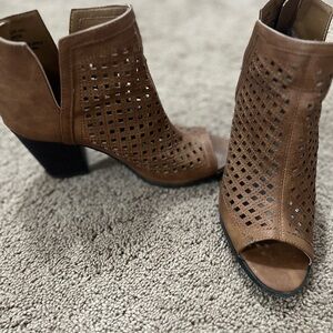 Sugar brown heeled bottie size 6.5